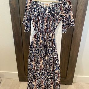Maxi Dress -floral pattern - Size S - fully lined - on or off shoulder